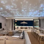 Domaine Collection הרסוניסוס