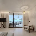 Domaine Collection הרסוניסוס